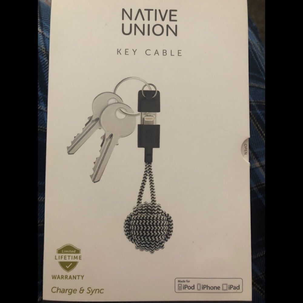 Native Union Key Cable USB Charging w/ Key - Picture 2 of 7